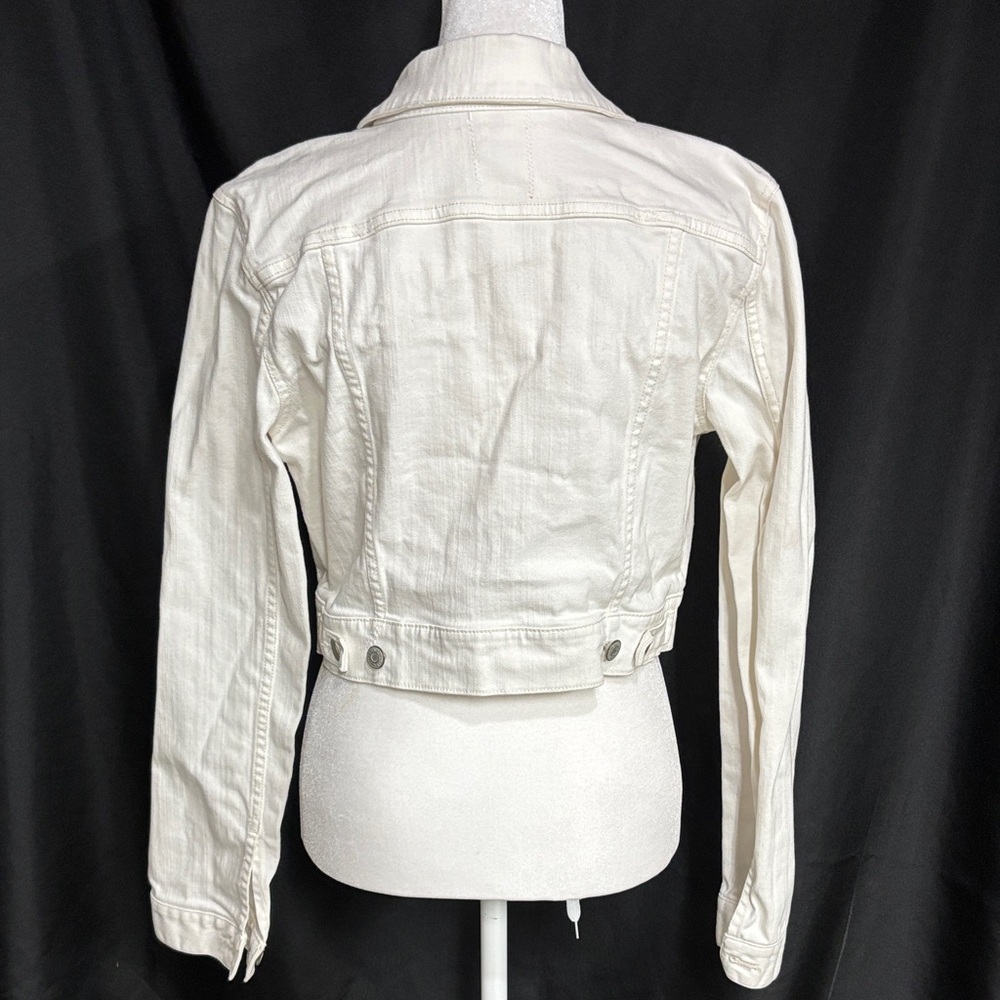 Old Navy Women's White Jean Jacket - Picture 5 of 10